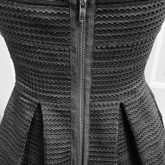 Honey Punch Black Strapless Box Pleats Dress Size Large NEW - Picture 4 of 7